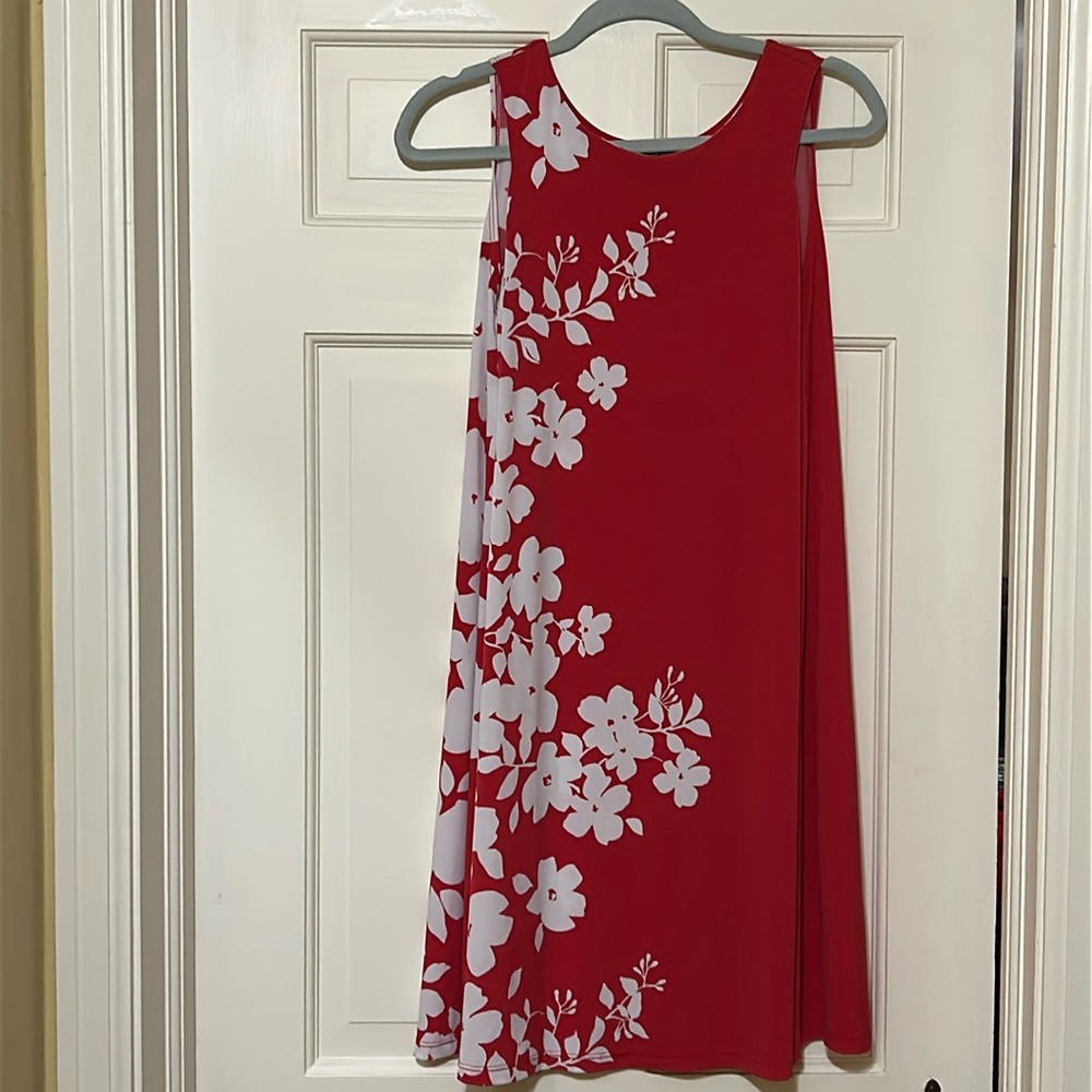 Clara Sunwoo S A-line Red Dress with White Floral Design Easy care Packable